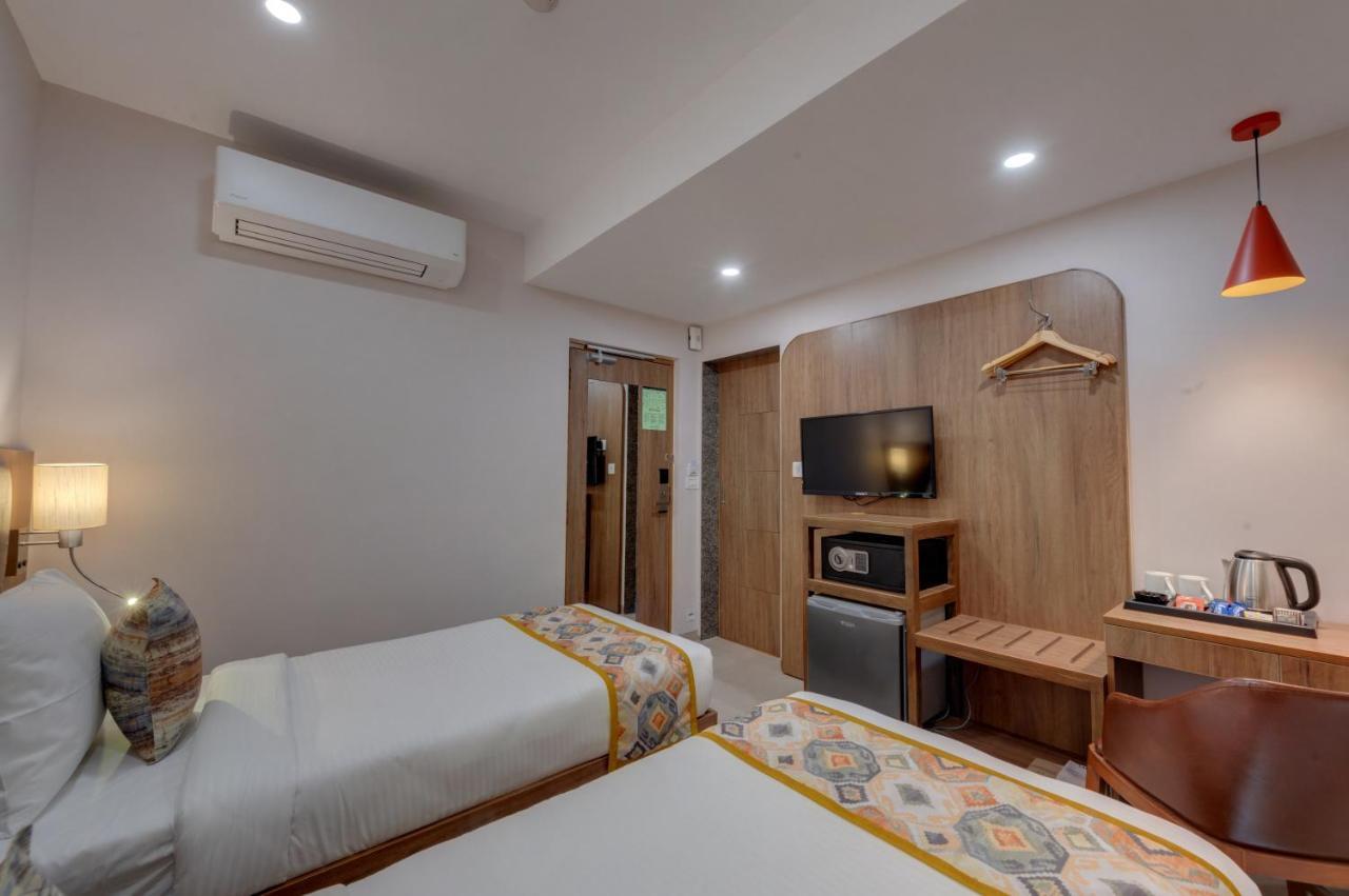 The Beacon Hotel Вадодара Экстерьер фото